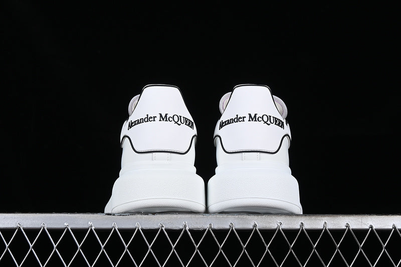 Alexander McQueen Oversized White-Black Laces W & B