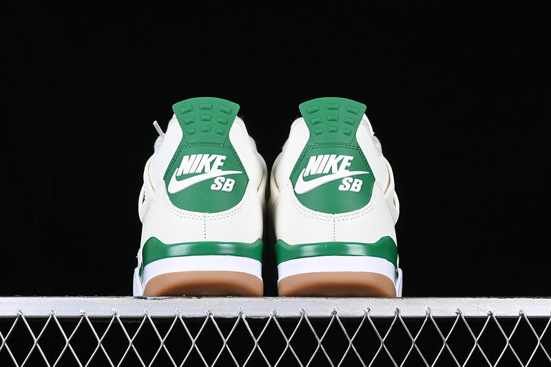 Air Jordan Retro 4 Nike SB Pine Green