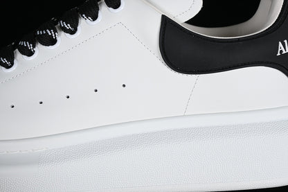 Alexander McQueen Oversized White-Black Laces