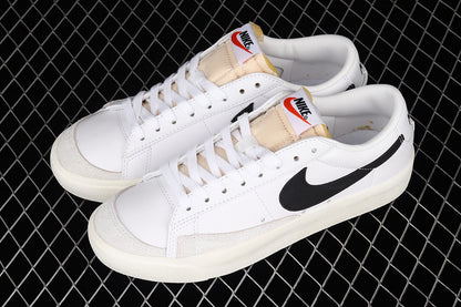 NK Blazer Low 77 Vintage White/Black-Sail