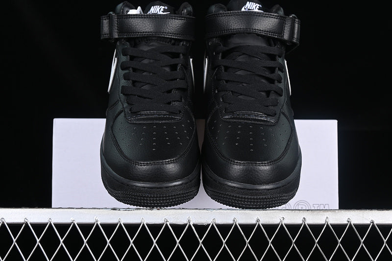 Air Force One Mid 07 Black-White