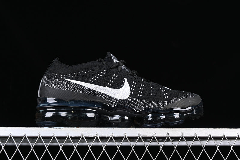 Air Vapormax 2023 Flyknit Black-White