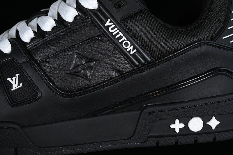 Louis Vuitton Trainer Black-White