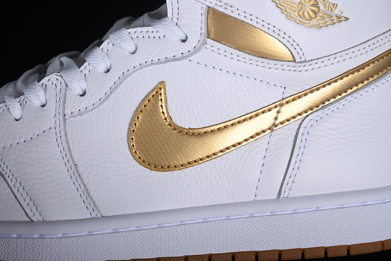 Air Jordan Retro 1 High OG White/Metallic-Gold