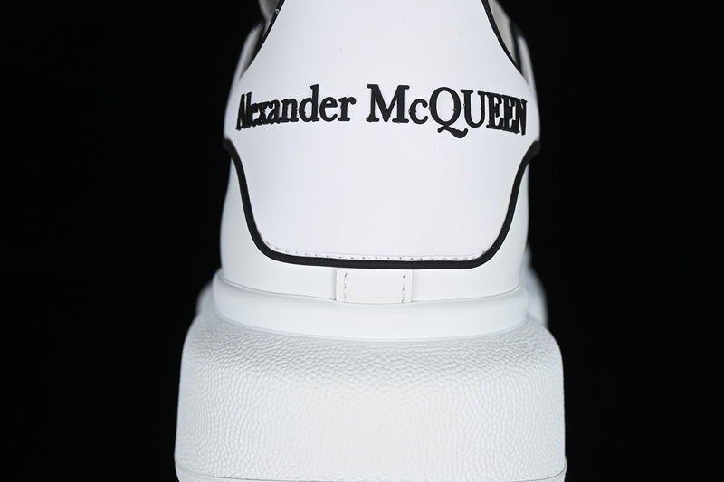 Alexander McQueen Oversized White-Black Laces W & B