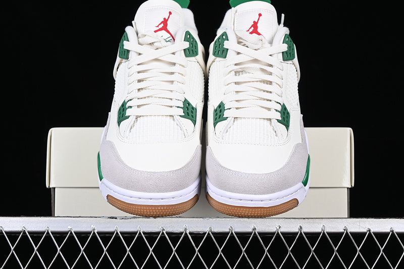 Air Jordan Retro 4 Nike SB Pine Green