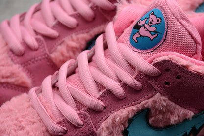 SB Dunk Low X Grateful Dead Low Pink Bear/Pink-Blue