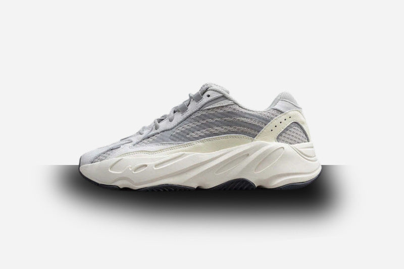 Yeezy fashion 700 white grey