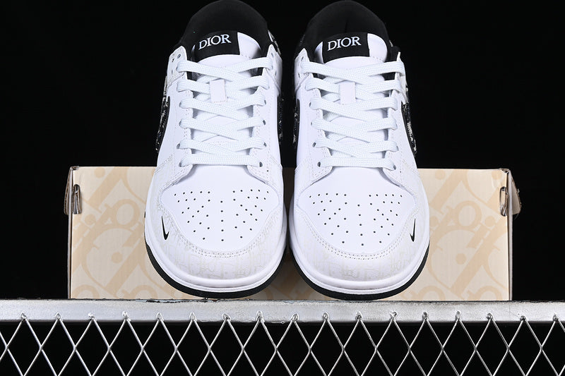 Sb Dunk Low X Dior White/Black