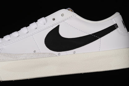 NK Blazer Low 77 Vintage White/Black-Sail