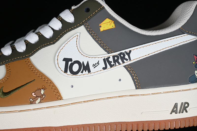 Air Force One Low X Tom And Jerry