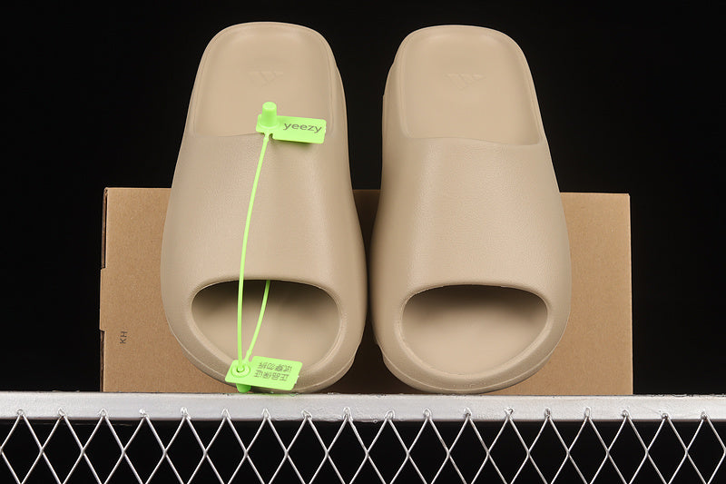 Yeezy Slides Cream