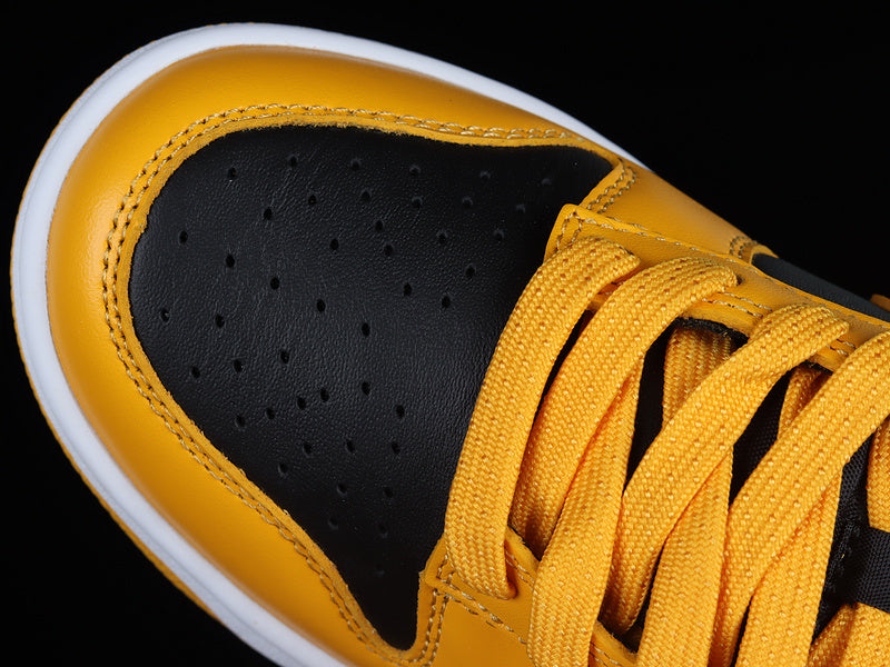 SB Dunk Low Goldenrod/Yellow-Black