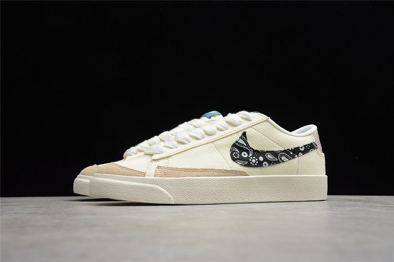 NK Blazer Low Paisley Pale Ivory/Beige-Black