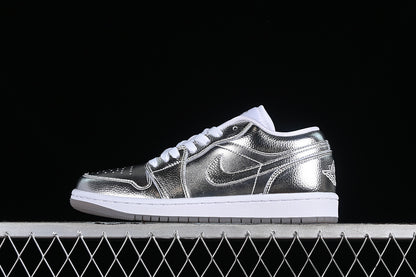 Air Jordan Retro 1 Low SE Metallic Silver/ Photo Dust Wolf Grey