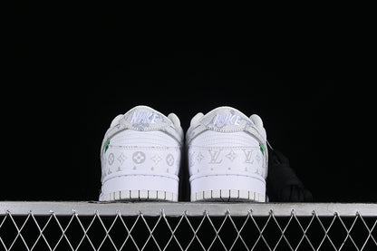 Sb Dunk X Louis Vuitton White/Grey